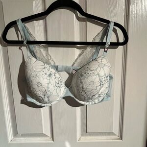 Elegant Lace Women's Bra in Light Blue and White